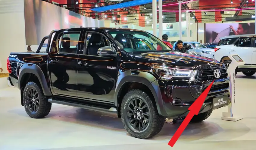 Toyota Hilux Black Edition